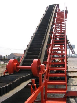 大傾角皮帶輸送機(jī)結(jié)構(gòu)特點(diǎn) 大傾角皮帶輸送機(jī)結(jié)構(gòu)特點(diǎn)